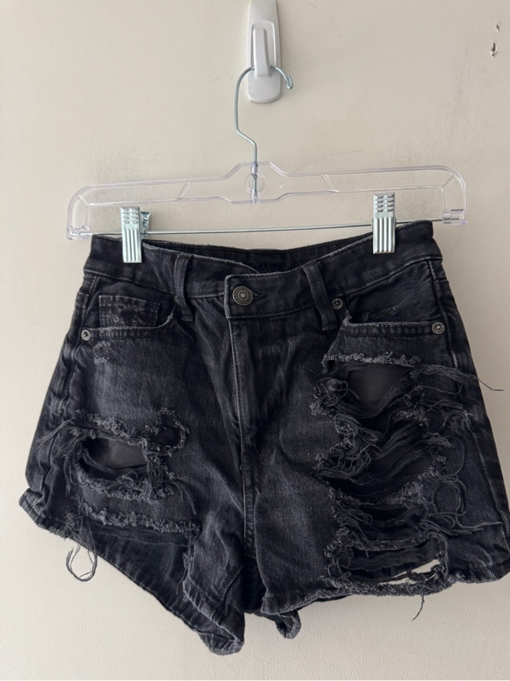 American Eagle Black Distressed Mom‎ Short